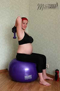 Упражнение на фитболе для беременных
