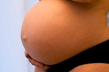 ► Почему возникли боли на поздних сроках беременности в пояснице, спине, нижней части живота?
