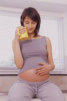► Кофе при беременности – полезно или опасно? Можно ли пить кофе в 1 триместре беременности?