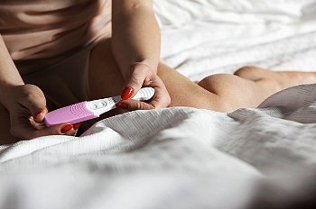 ► Тянет живот и поясницу на ранних сроках беременности