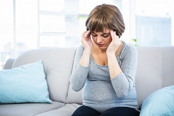 ► Чем и как лечить головную боль при беременности в 1, 2, 3 триместре