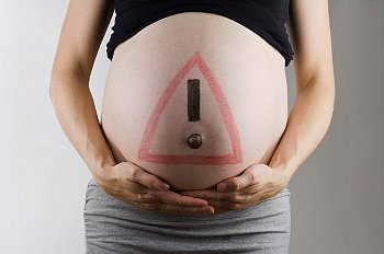 ► Самые опасные периоды нормальной беременности по неделям, после эко, при беременности двойней