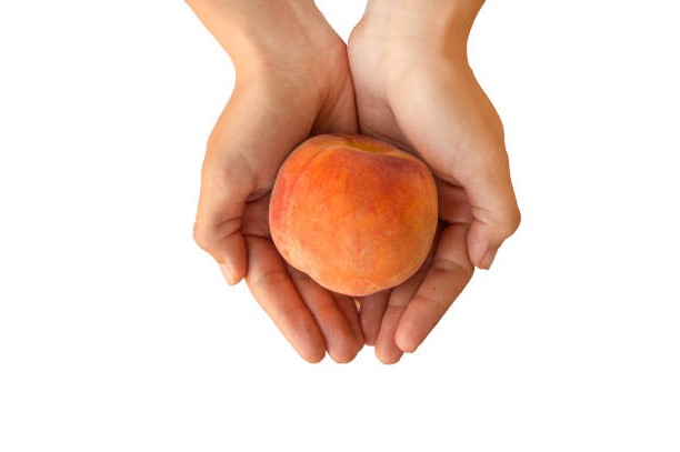 ► Чем полезны персики для женщин?