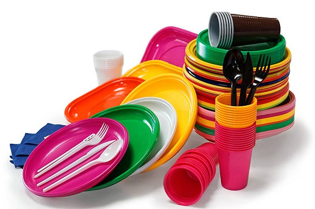 ► Пластиковая посуда может привести к выкидышу