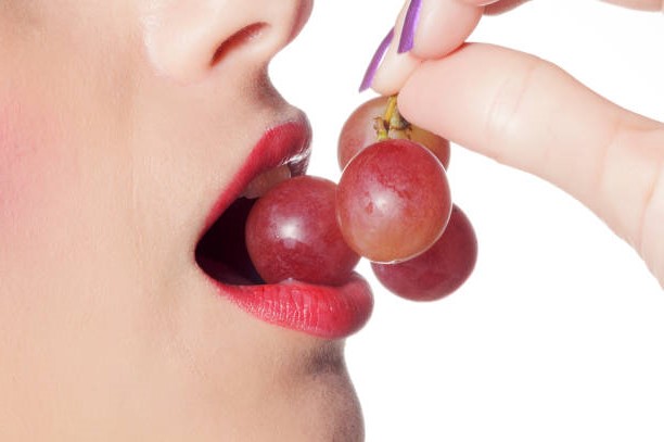 Виноград содержит много глюкозы и фруктозы