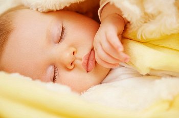 ► Как приучить ребенка спать всю ночь в своей кроватке